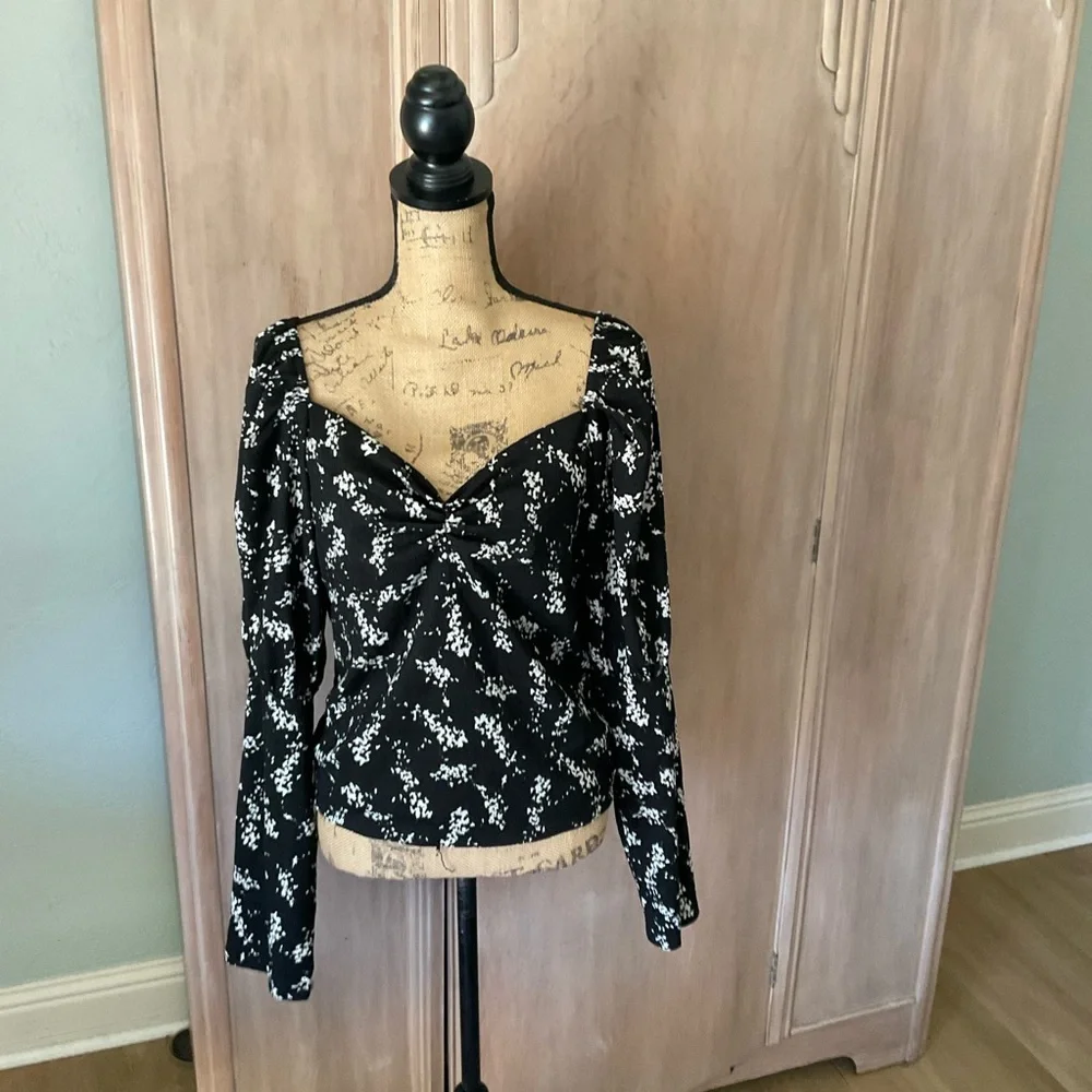 Anthropologie black floral Sweetheart Top Puff Sleeve smocked Blouse Black  XL